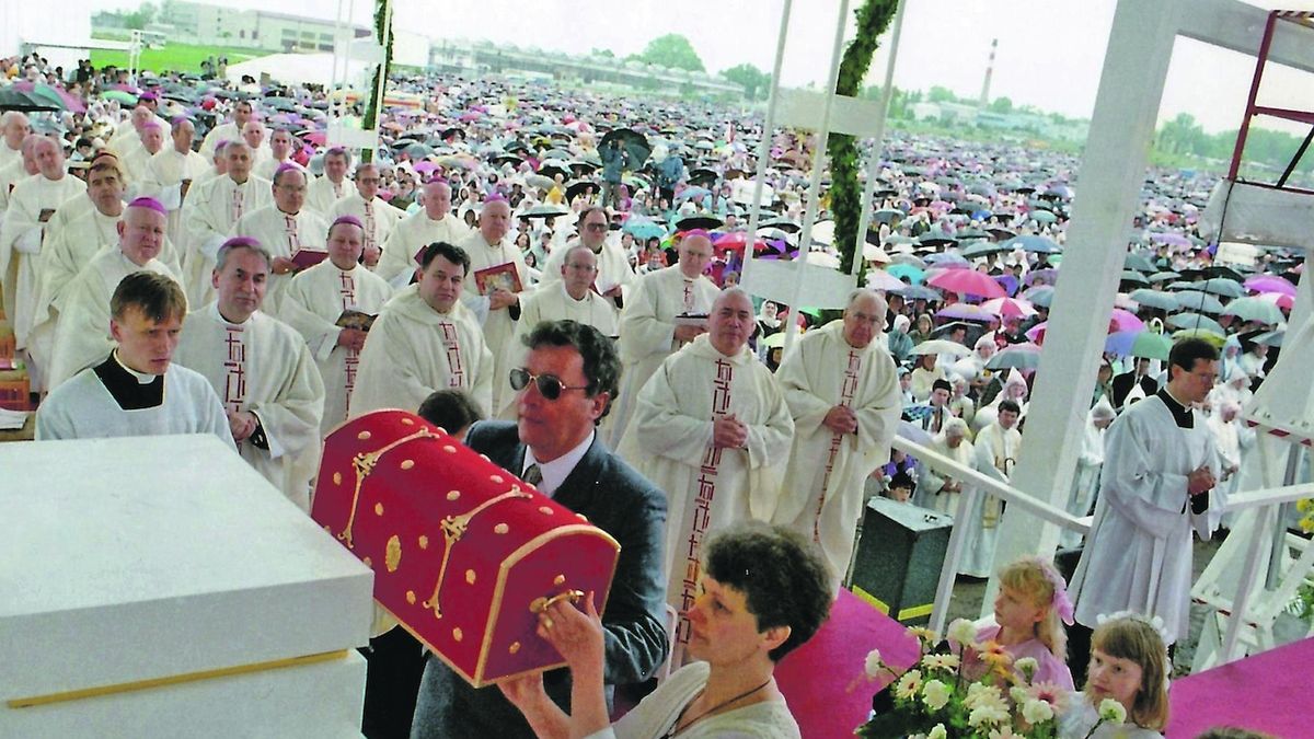 Před 25 lety prohlásil papež Zdislavu za svatou, pomohl zázrak